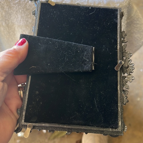 Frames - Picture 2 of 4